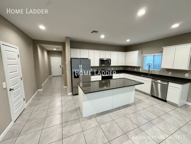 Building Photo - 36725 N Alderney Ct