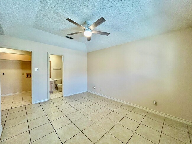 Building Photo - 201 Martingale