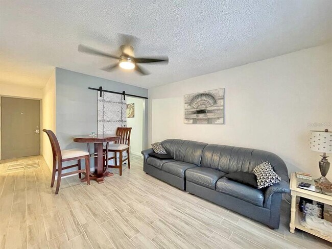 Building Photo - 6342 Newtown Cir