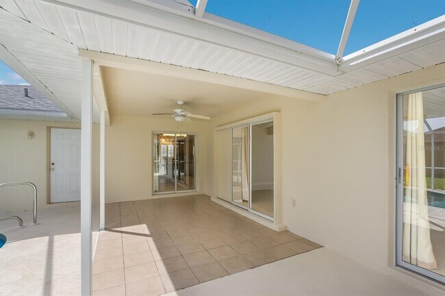 Building Photo - 2004 Boca Chica Ave