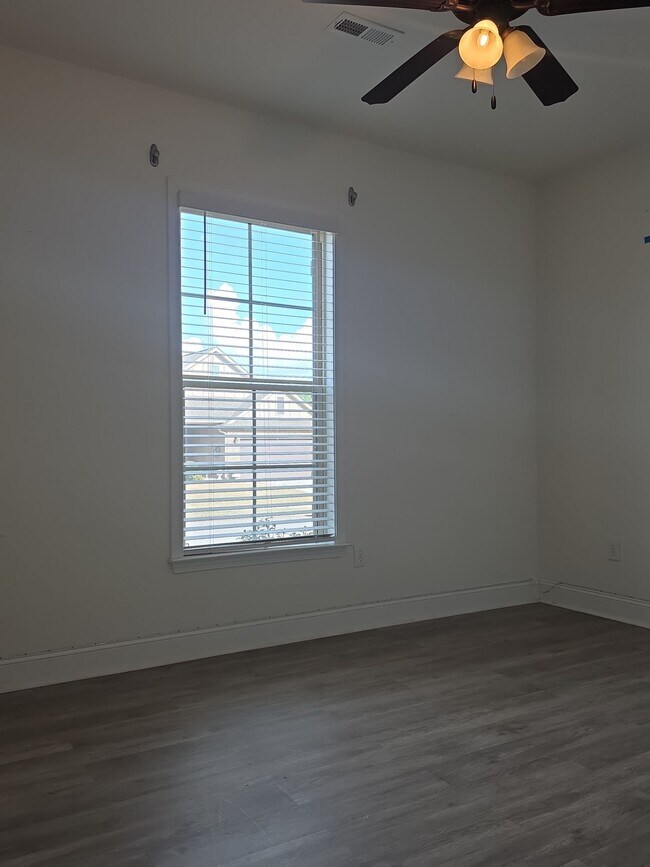 Building Photo - 228 Pumprock Dr