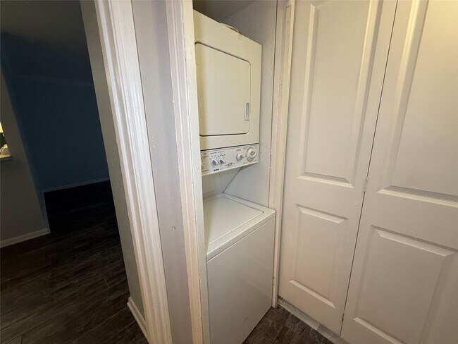 Building Photo - 2350 Bering Dr