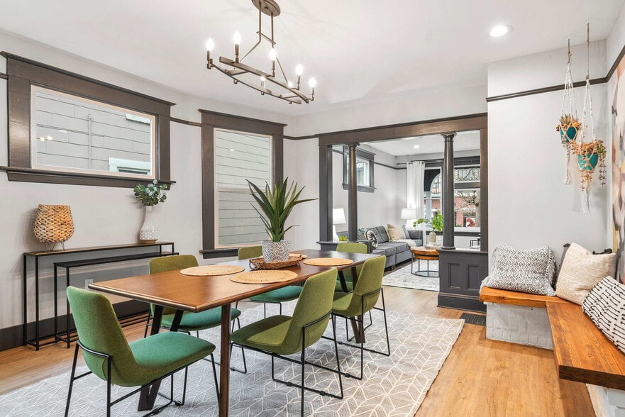 Building Photo - 3820 SE Belmont St