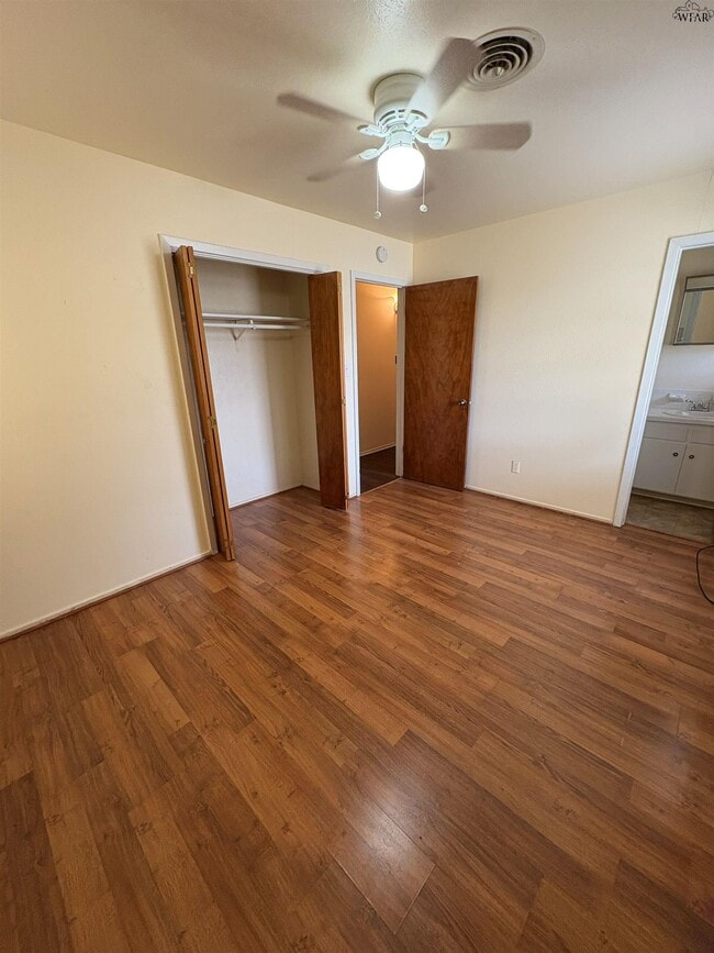 Building Photo - 209 Glasgow Dr