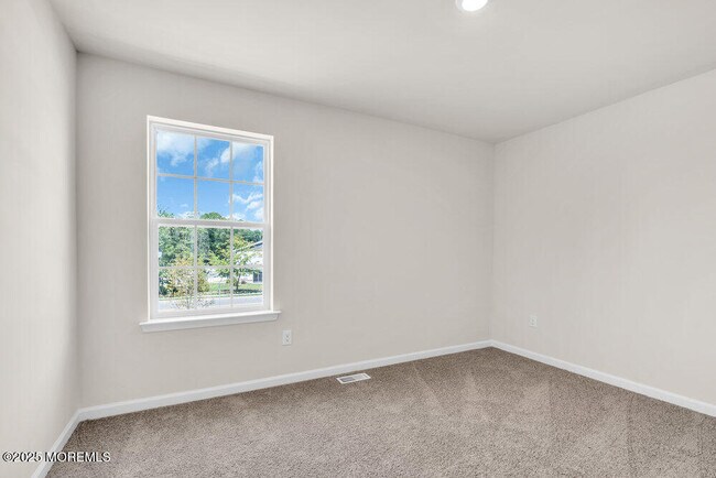 Building Photo - 10 Penny Ln