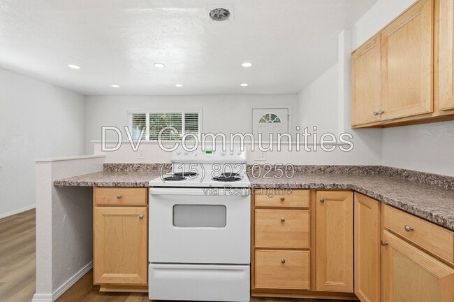 Building Photo - 47793 Harris St