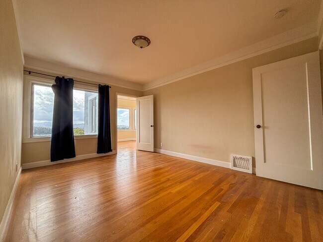 Building Photo - 1427-1429 Taraval St