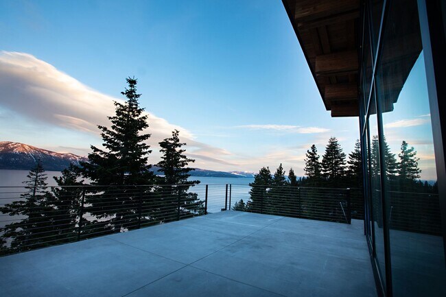 Building Photo - Architectural gem