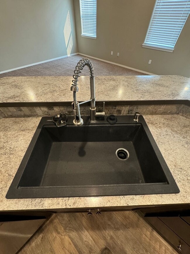 Building Photo - Charming 3-bedroom, 2-bathroom home locate...