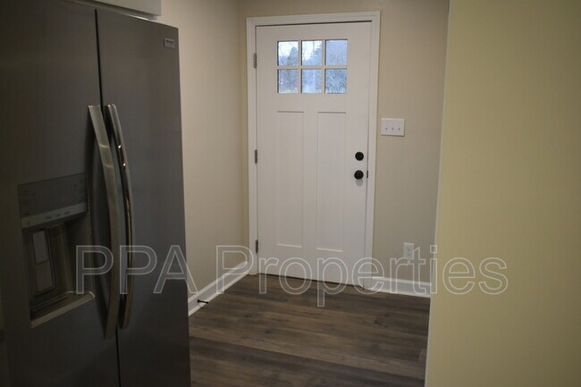 Building Photo - 2894 Willow Cove Dr