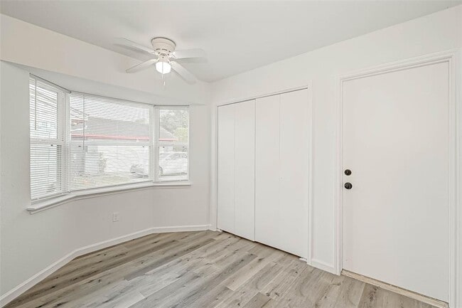 Building Photo - 12122 Fairmeadow Dr