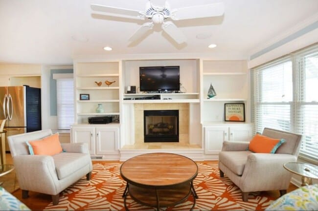 Building Photo - ENDLESS ELEGANCE AT THIS OFF-SEASON FURNISHED RENTAL