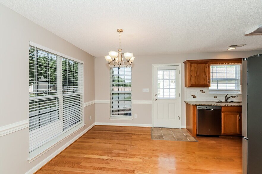 Building Photo - 2428 Hunters Way
