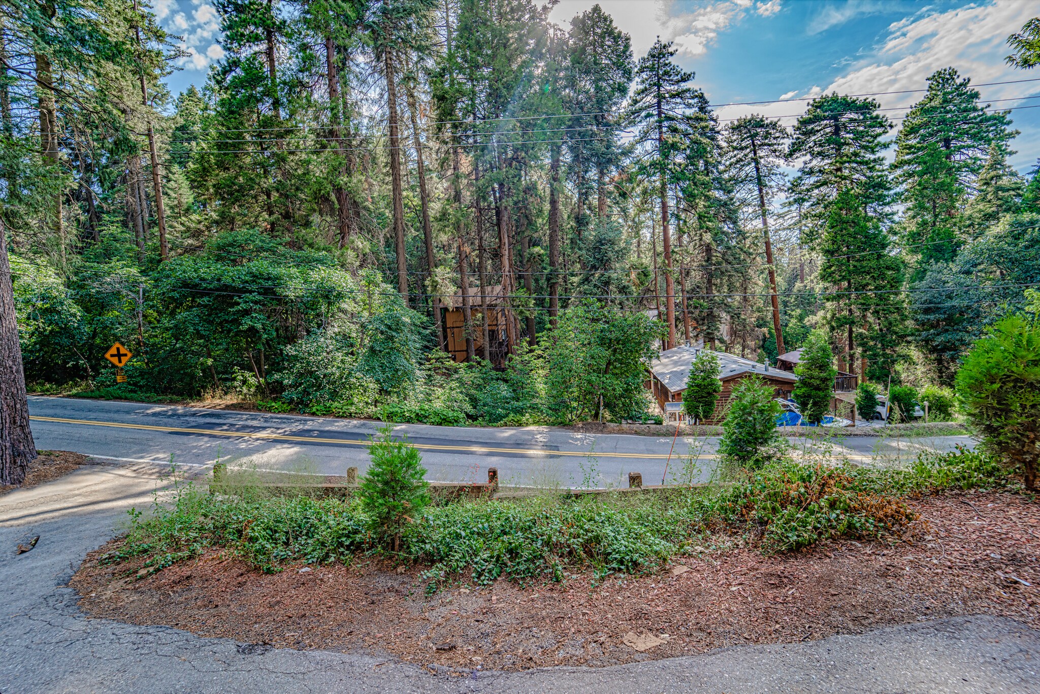 Building Photo - 883 Kuffel Canyon Rd