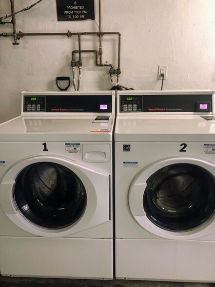 Laundry in Building - 1105 Lexington St