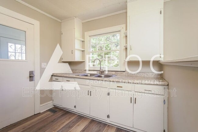 Building Photo - 401 Courtland Terrace