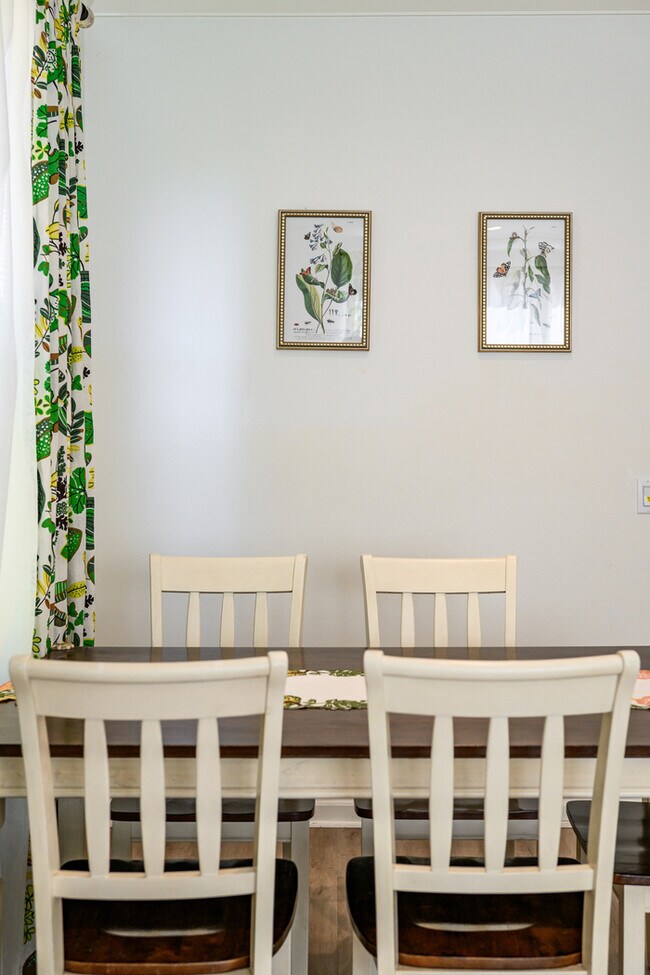 Building Photo - 110 Sugar Cane