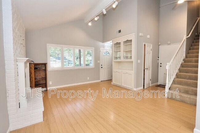 Building Photo - 9529 Lake Natoma Dr