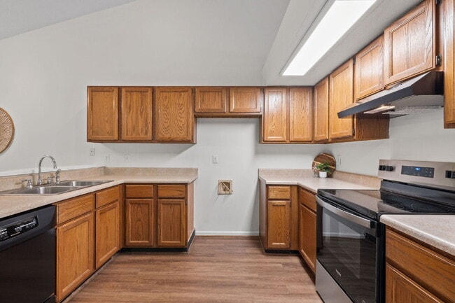 Building Photo - 67 Crystal Oaks Ct