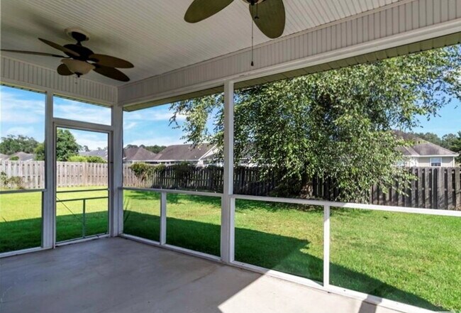 Building Photo - Spacious Ranch in the center of Richmond Hill