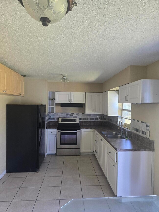 Building Photo - 3751 NW 36th St