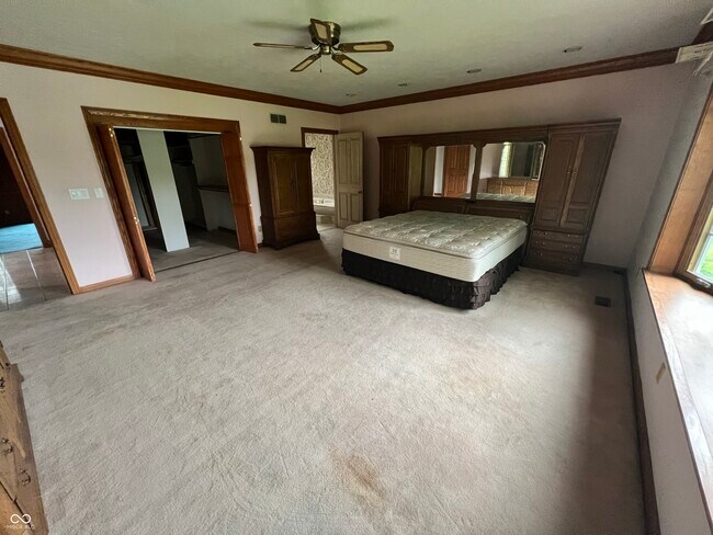 Building Photo - 9628 Summerlakes Dr