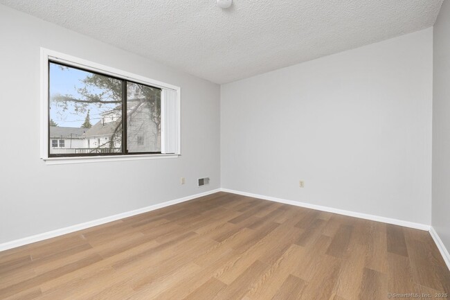 Building Photo - 422 Courtland Ave