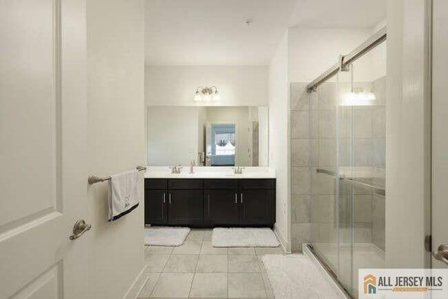 Building Photo - 421 Tavern Rd