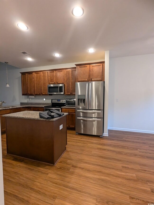 Building Photo - 107 Machrie Loop