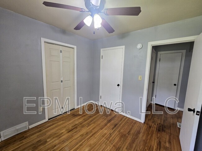 Building Photo - 7206 La Porte Rd