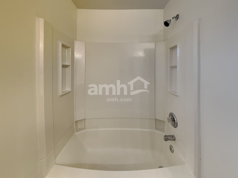 Building Photo - 6817 Reedy Creek Rd