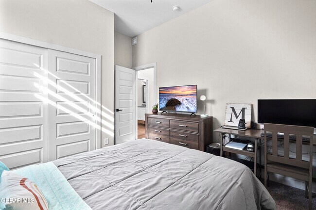 Building Photo - 620 Paseo Modesto Dr