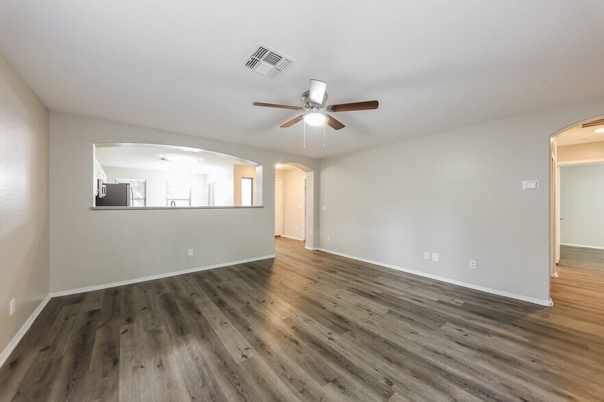 Building Photo - 7637 S 27th Way