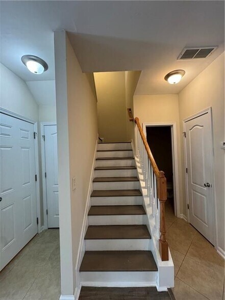 Building Photo - 3058 Cedar Glade Ln NE
