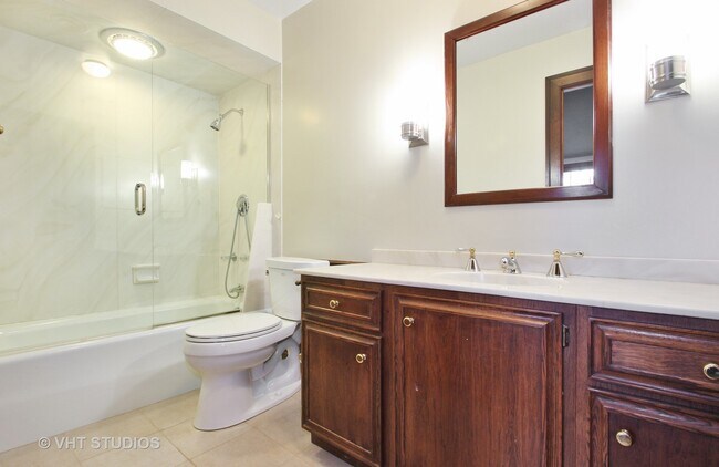 Building Photo - 920 Juniper Rd