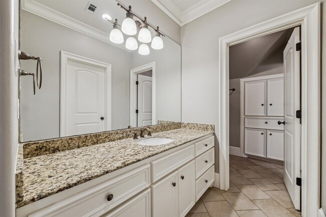 Building Photo - 170 Plantation Rd