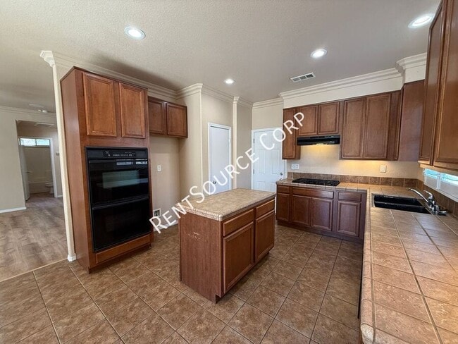 Building Photo - 1311 Ponderosa Dr