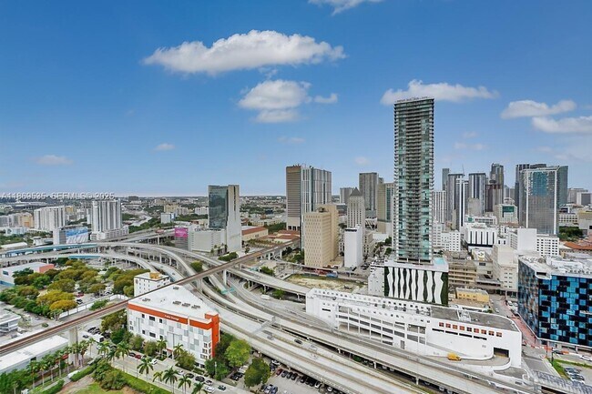 Building Photo - 350 S Miami Ave