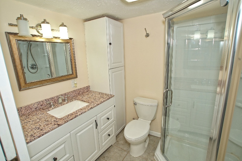 Building Photo - 1071 Cranbrook Dr