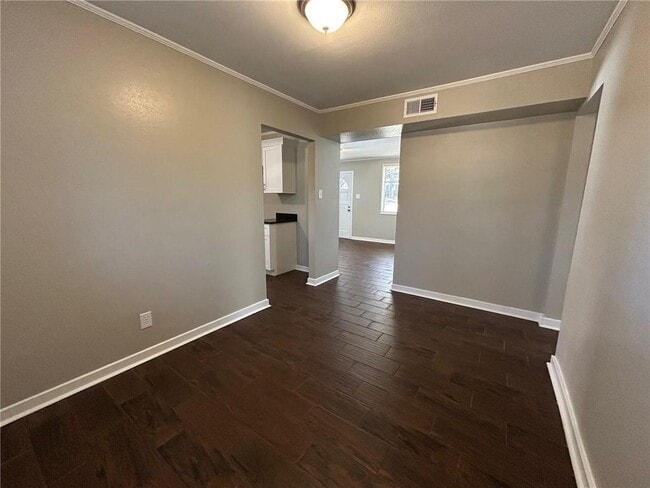 Building Photo - 4010 Sunnyvale Ln S