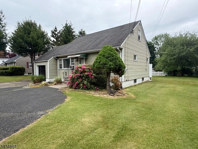 Building Photo - 5 Mulberry Ln