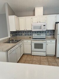 Building Photo - Well kept 3/2 with garage in Seminole county Apopka