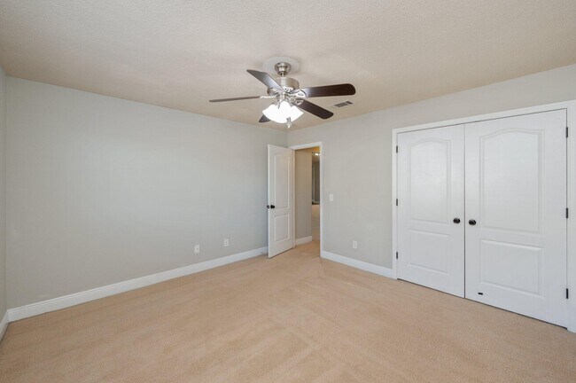 Building Photo - 654 Territory Ln