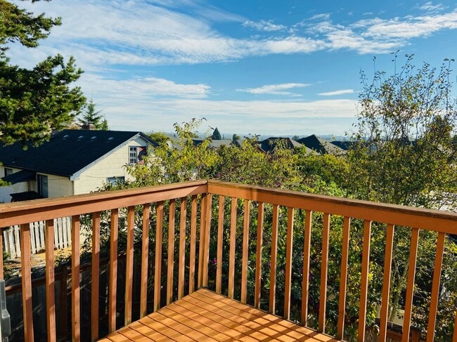 Building Photo - Cute 3 Bedroom Home in the Heart of West S...
