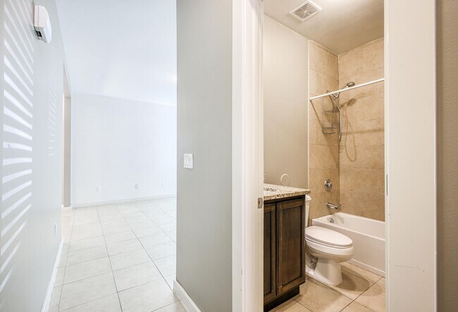 Building Photo - Eastside Beautiful 3 bed/2 baths for RENT