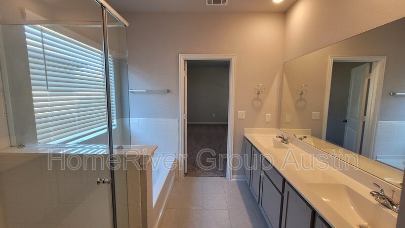 Building Photo - 200 Doc Johns Dr