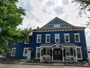 Building Photo - 2 Bedroom with All Utilities included Clos...