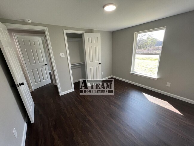 Building Photo - Beautiful Remodeled 3 Bed 1 Bath