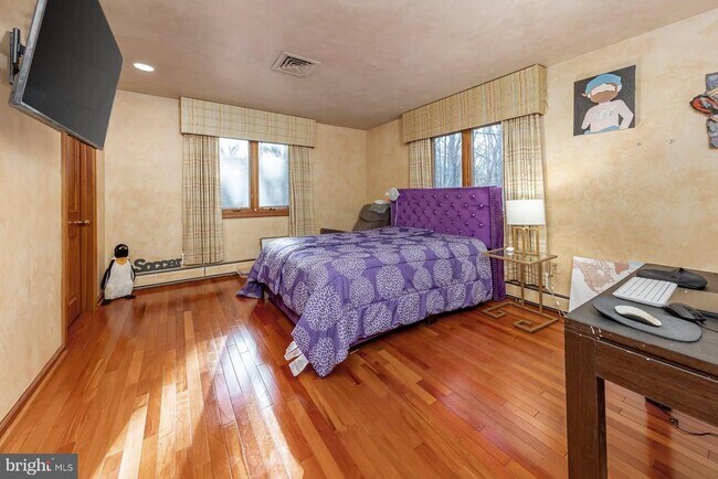 Building Photo - 1322 Commissioners Rd