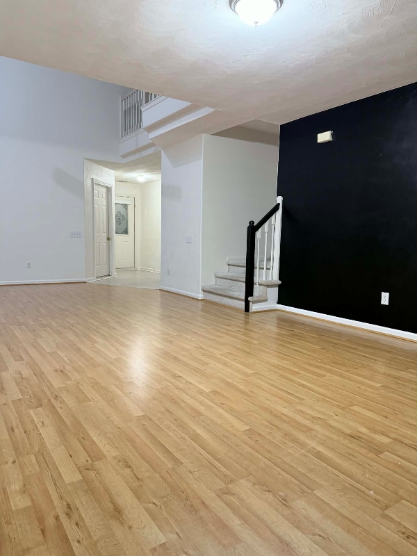 Building Photo - 5425 Port Royal Dr